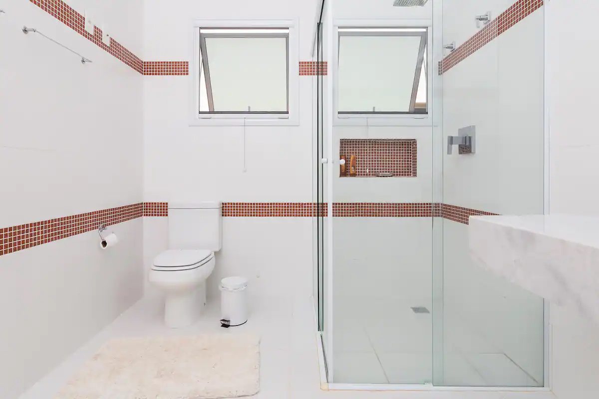 Casa São Pedro – Quarto1_Banheiro