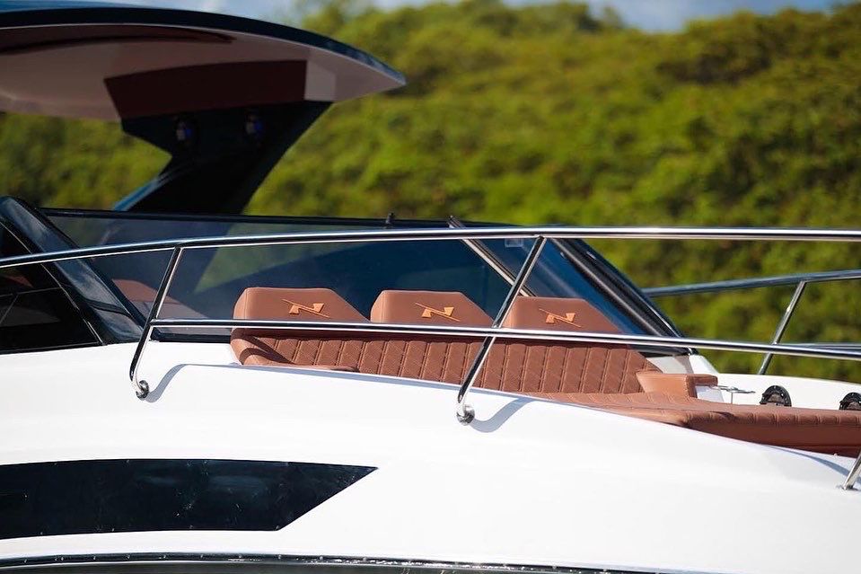 NX340 proa com guarda corpo